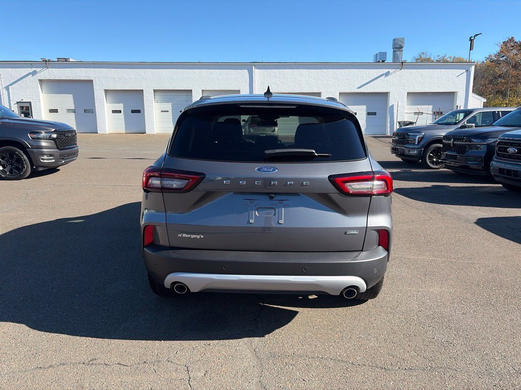 Used 2023 Ford Escape SE w/ PHEV Premium Package FWD image 5