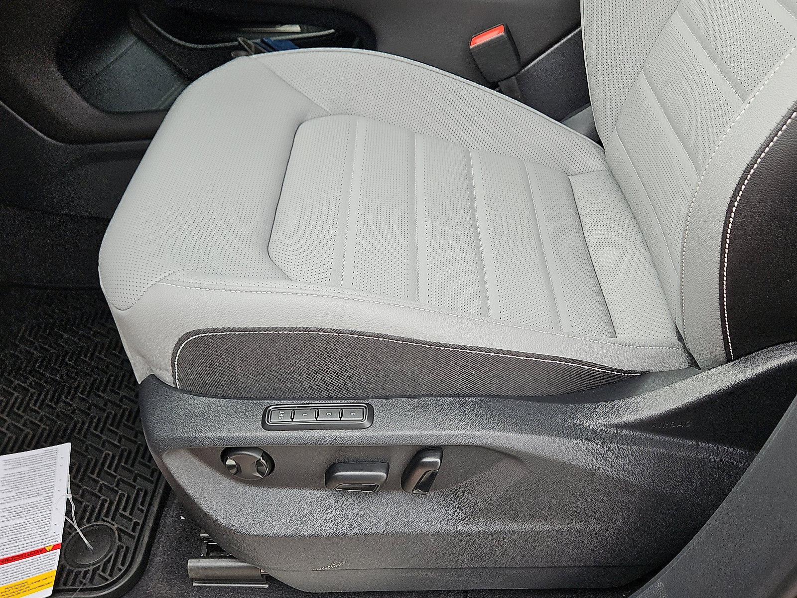 New 2026 Volkswagen Atlas Cross Sport SEL R-Line image 12