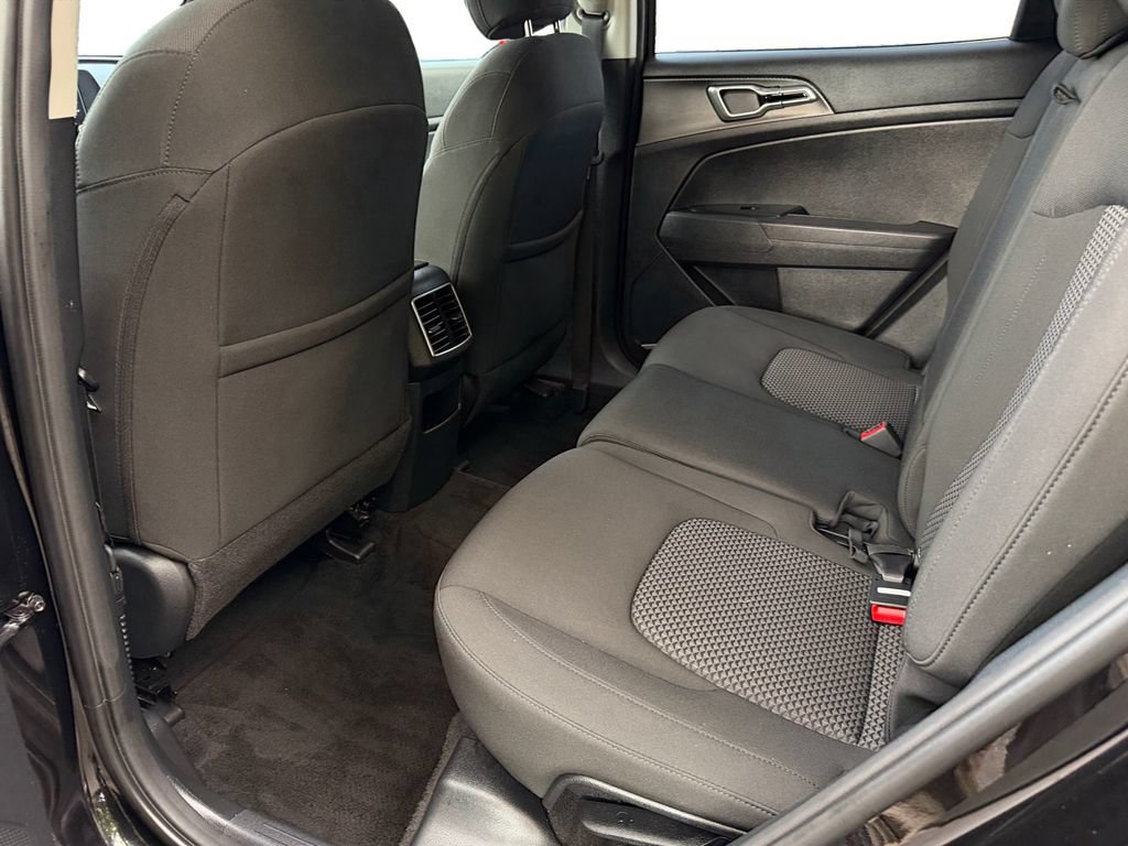 Certified 2025 Kia Sportage LX AWD/4WD image 12