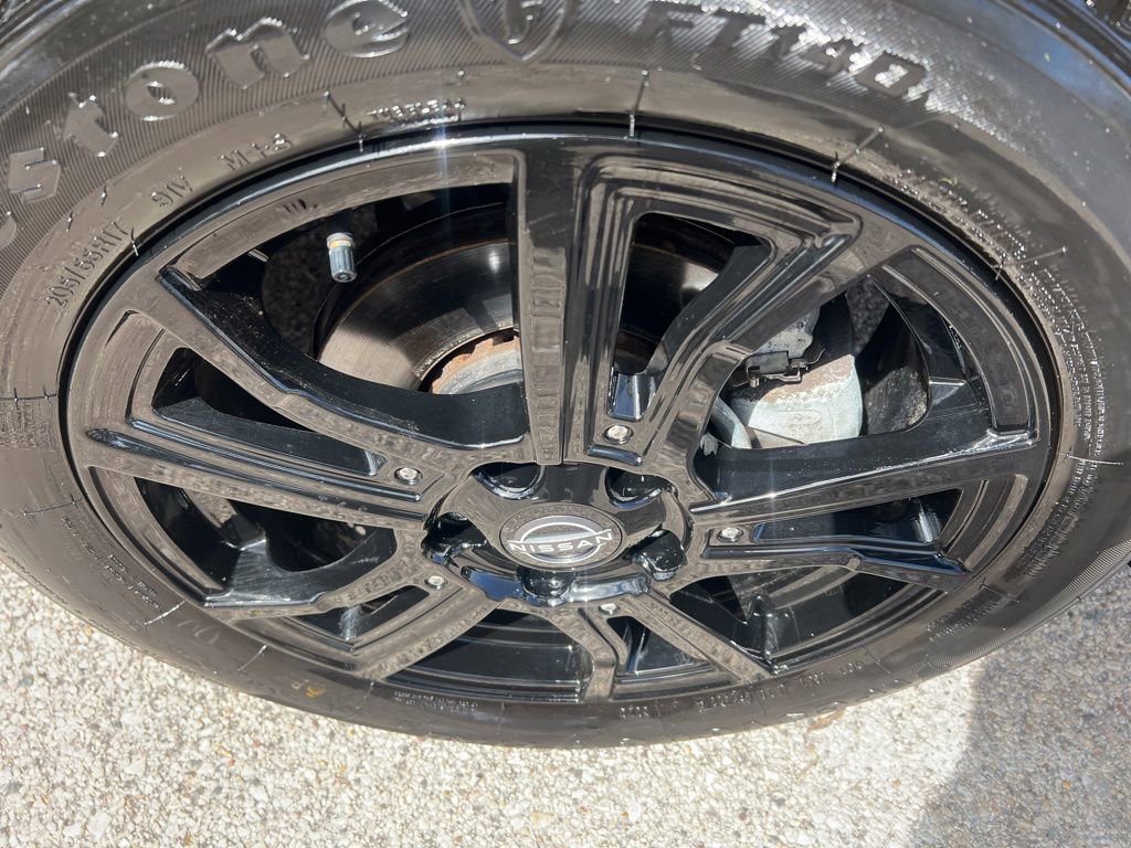 Certified 2023 Nissan Kicks SR w/ SR Premium Package FWD image 42