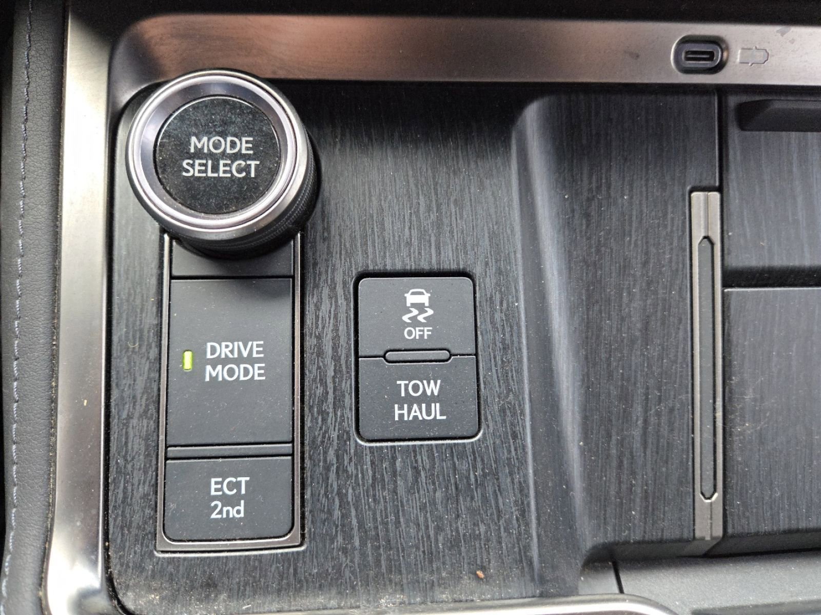 Used 2024 Lexus GX 550 w/ Cold Area Package AWD/4WD image 10