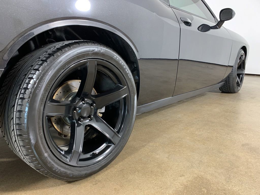 Used 2015 Dodge Challenger R/T Plus RWD image 9
