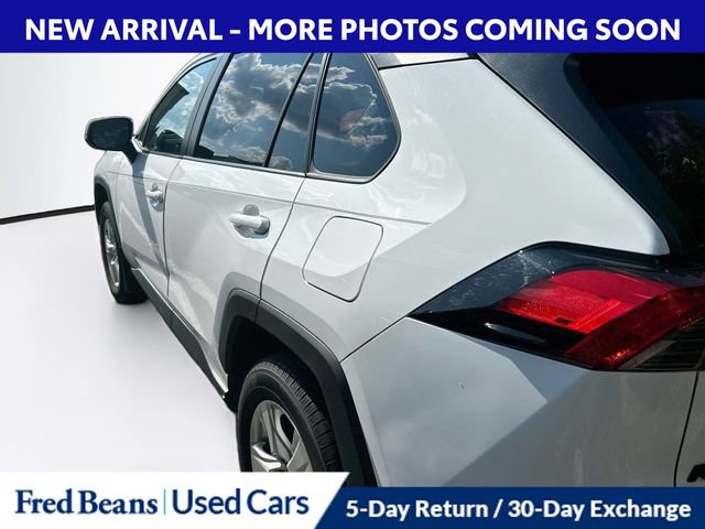 Used 2021 Toyota RAV4 XLE w/ Convenience Package AWD/4WD image 4