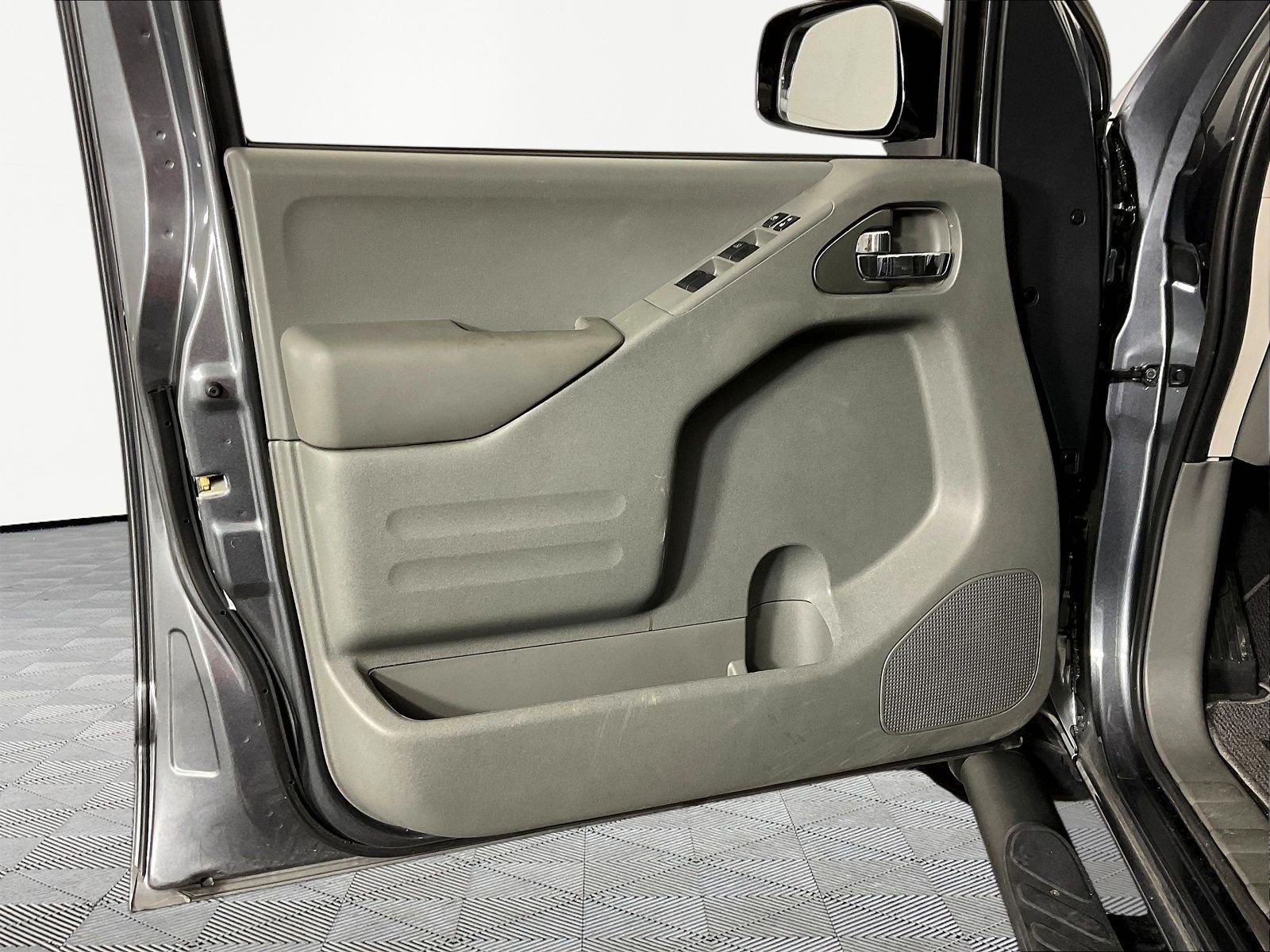 Used 2020 Nissan Frontier SV w/ Midnight Edition Floor Mats AWD/4WD image 21