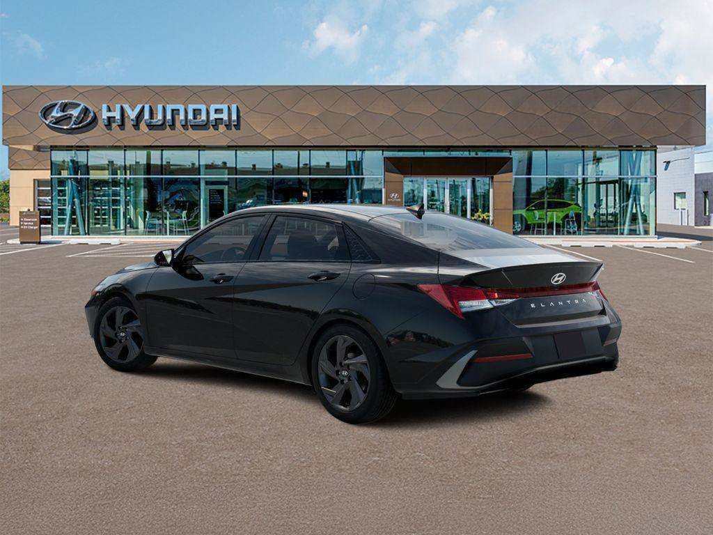 New 2026 Hyundai Elantra SEL Sport FWD image 4
