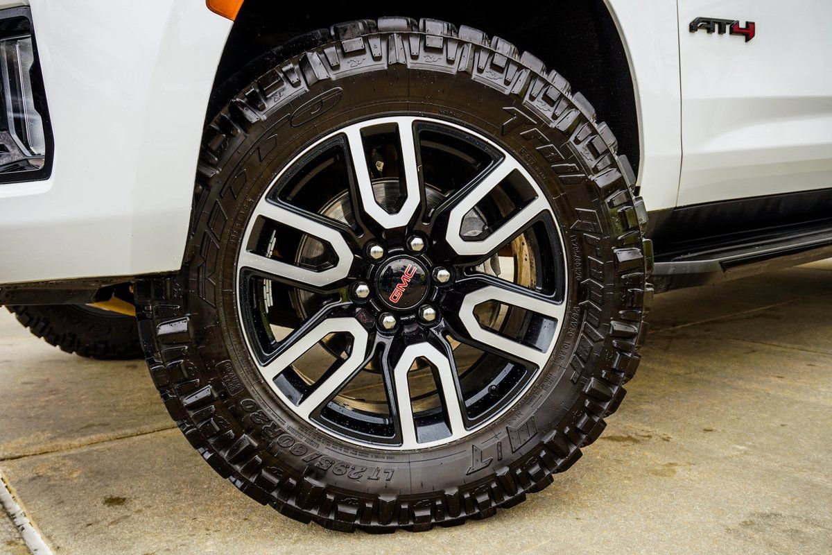 Used 2024 GMC Sierra 2500 Denali Ultimate w/ Max Trailering Package image 3