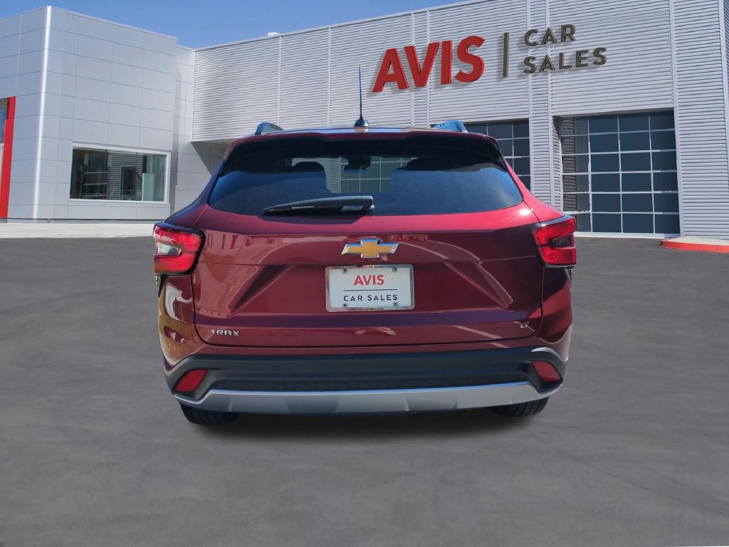 Used 2025 Chevrolet Trax LT w/ LT Convenience Package FWD image 7