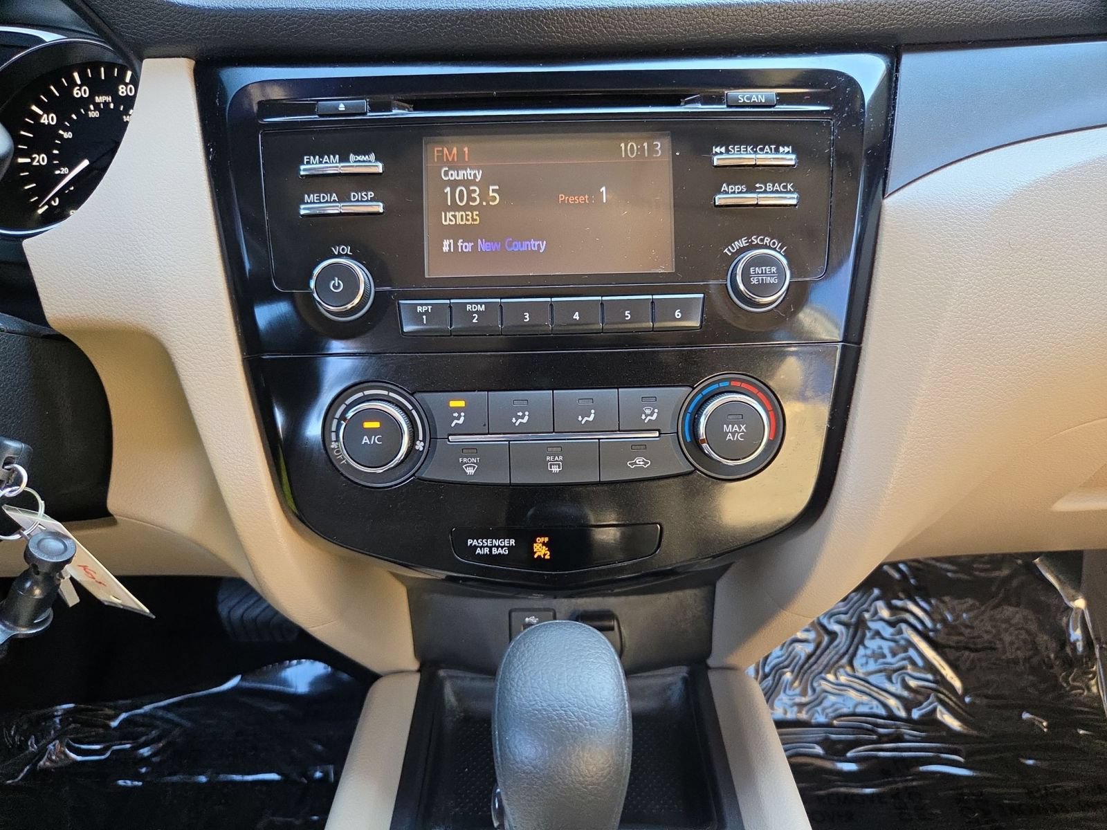 Used 2016 Nissan Rogue S FWD image 18