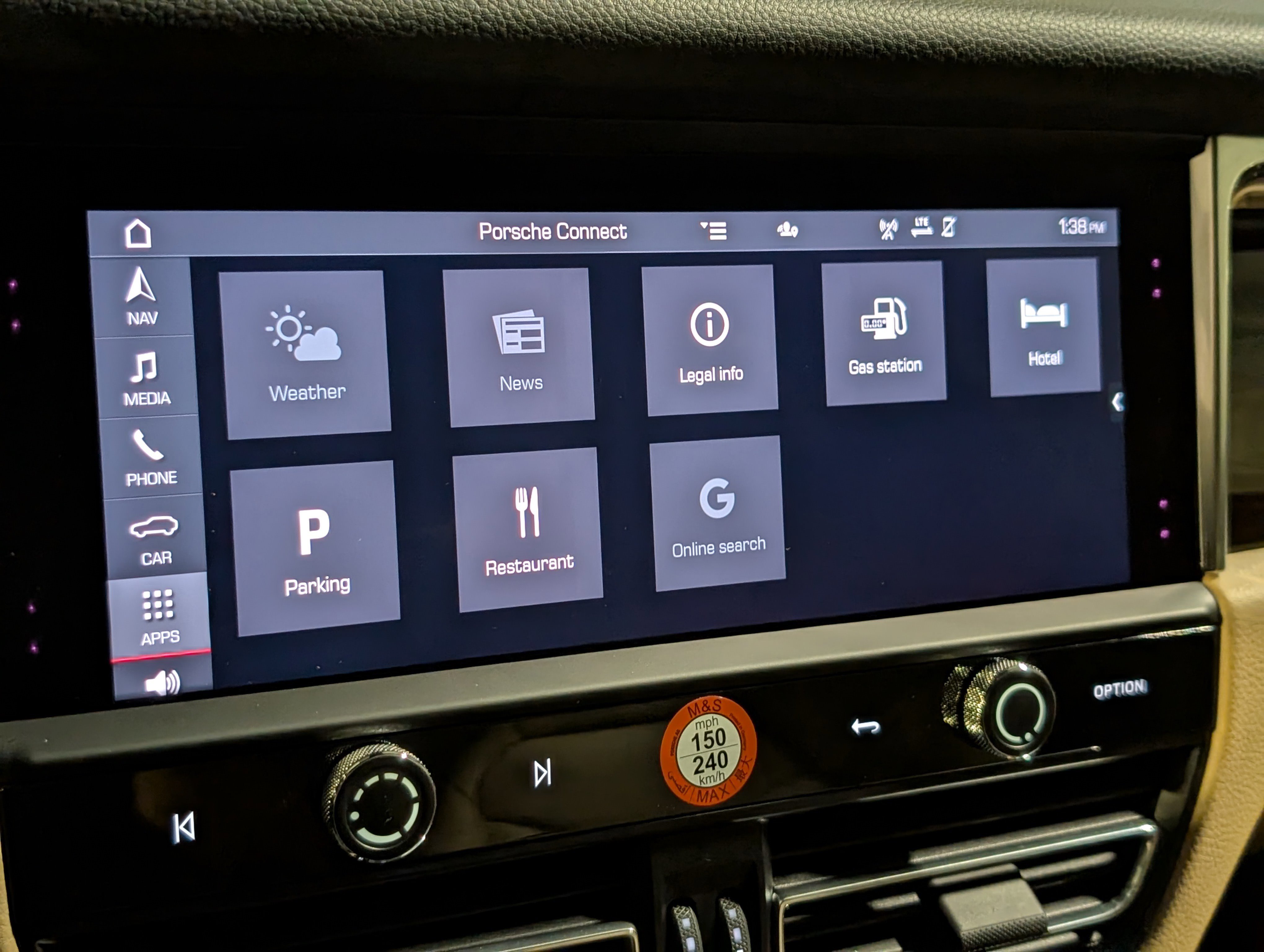 Certified 2023 Porsche Macan S AWD/4WD image 39
