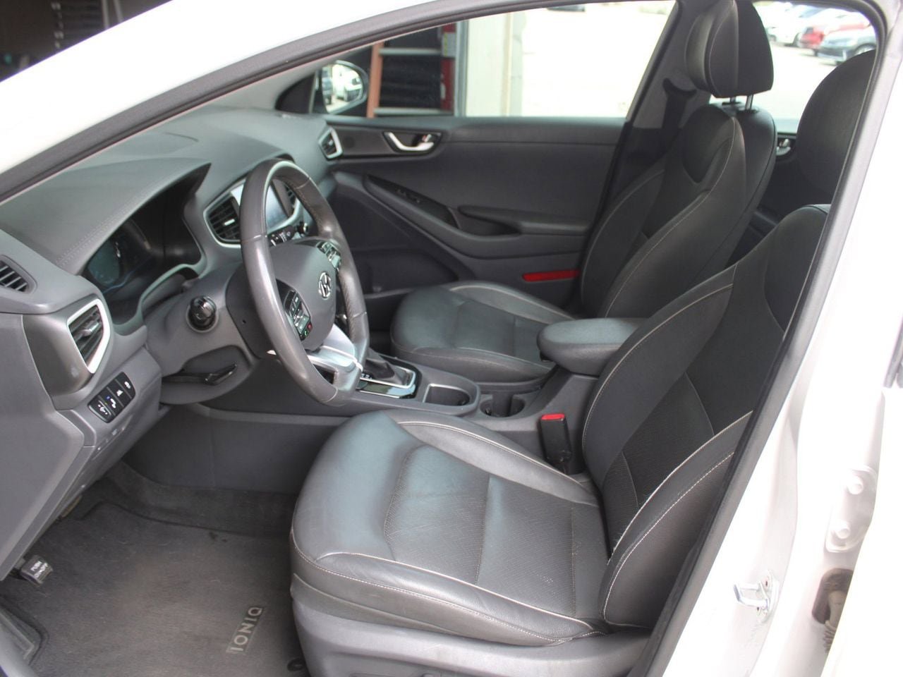 Used 2017 Hyundai Ioniq Limited w/ Ultimate Package 03 FWD image 9