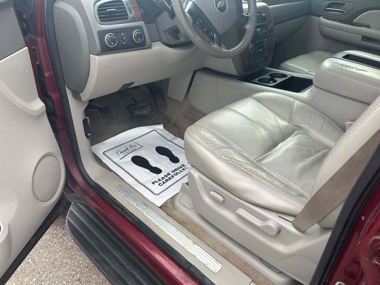 Used 2007 Chevrolet Suburban LT w/ LT Preferred Equipment Group image 10