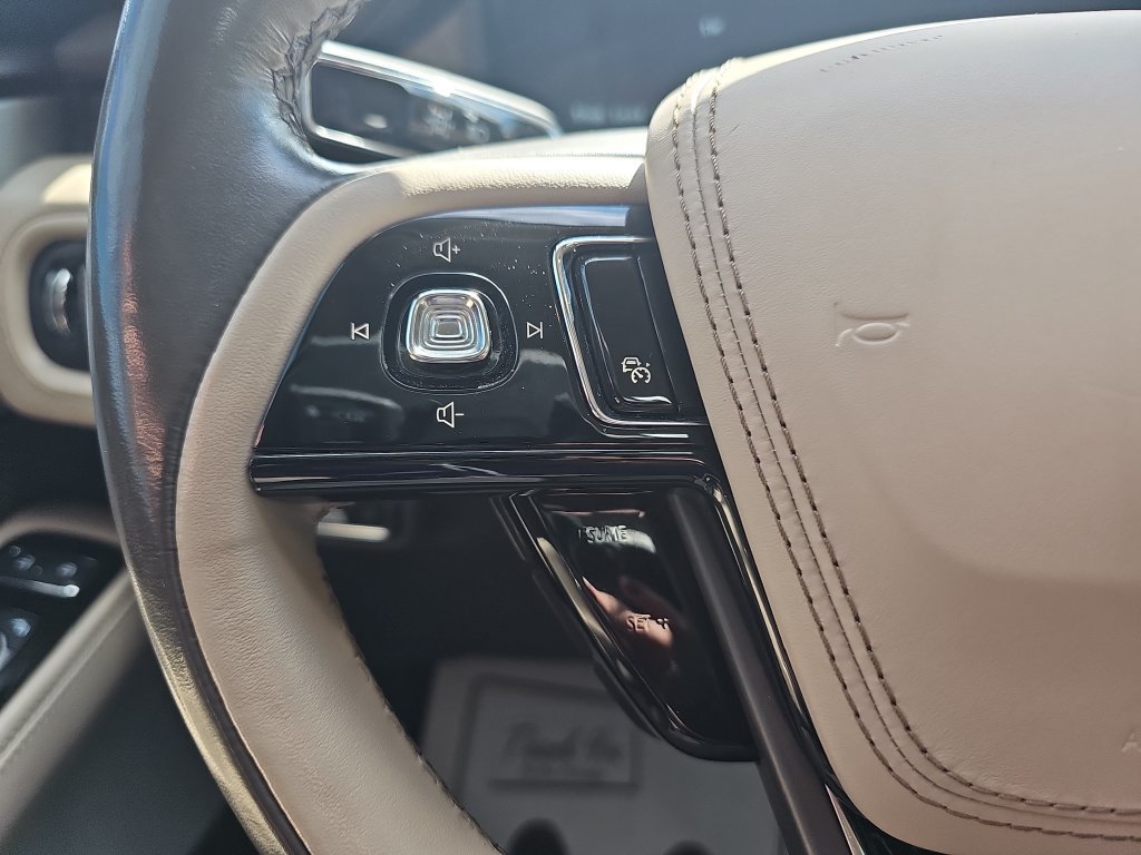Used 2022 Lincoln Aviator Reserve w/ Equipment Group 201A AWD/4WD image 17