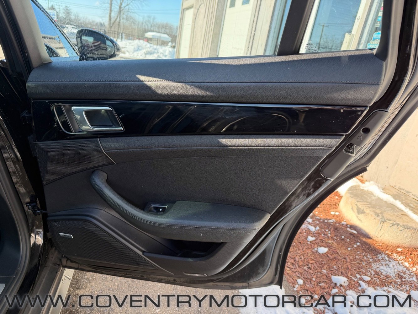 Used 2017 Porsche Panamera 4 image 49