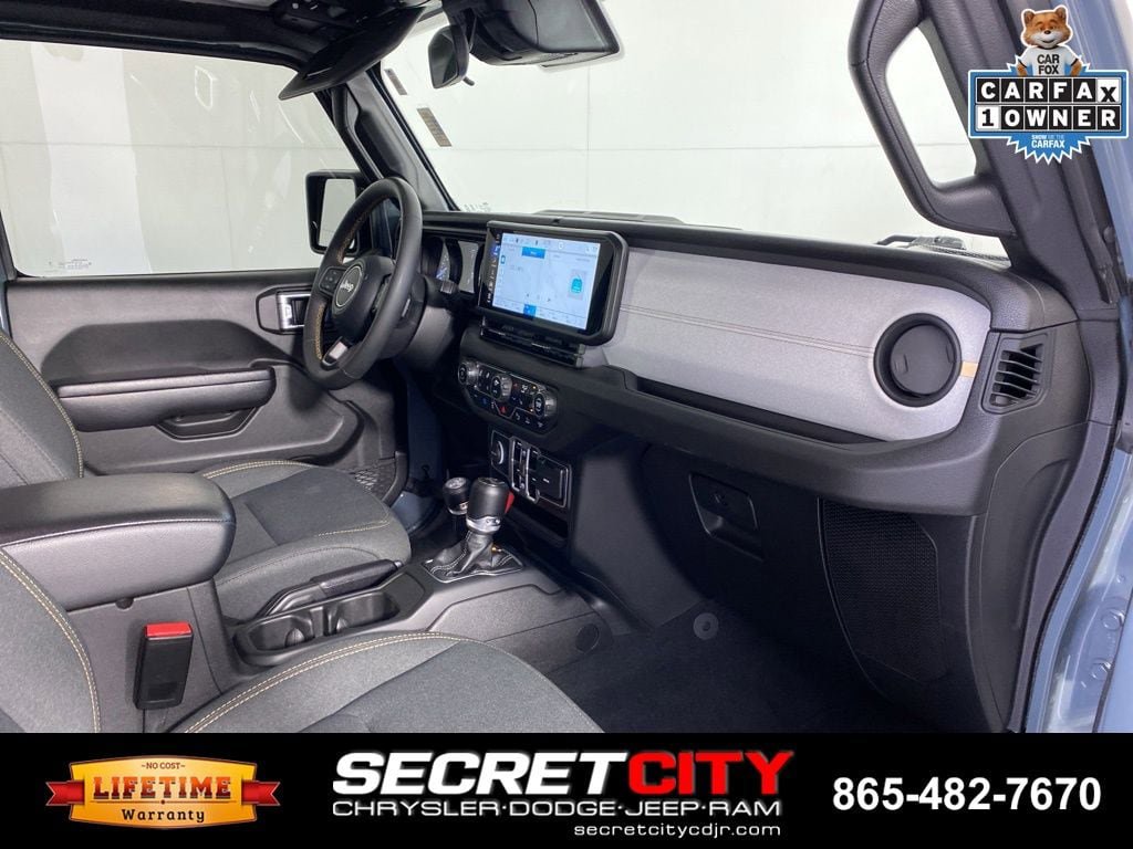 Used 2024 Jeep Wrangler Unlimited w/ Convenience Group AWD/4WD image 33