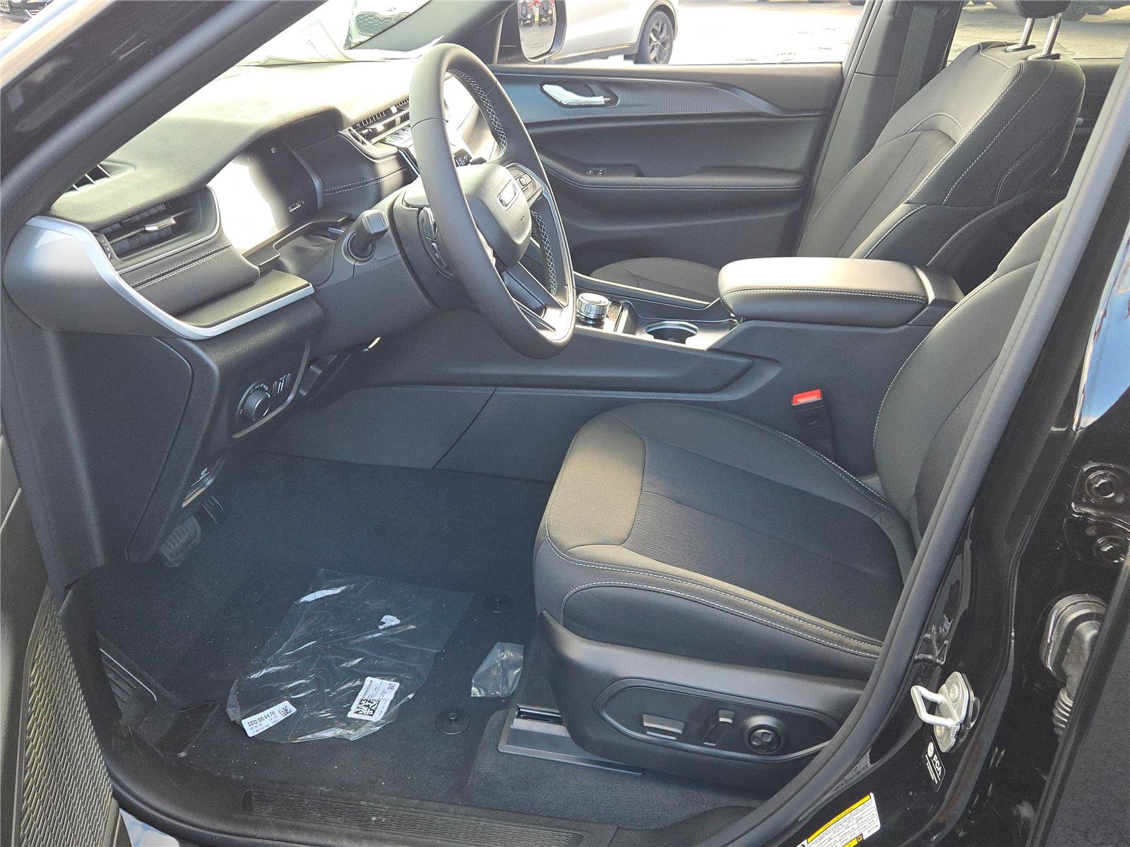 New 2025 Jeep Grand Cherokee L Laredo w/ MOPAR Finishing Package image 26