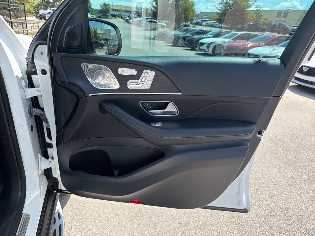 Used 2023 Mercedes-Benz GLS 450 4MATIC image 41