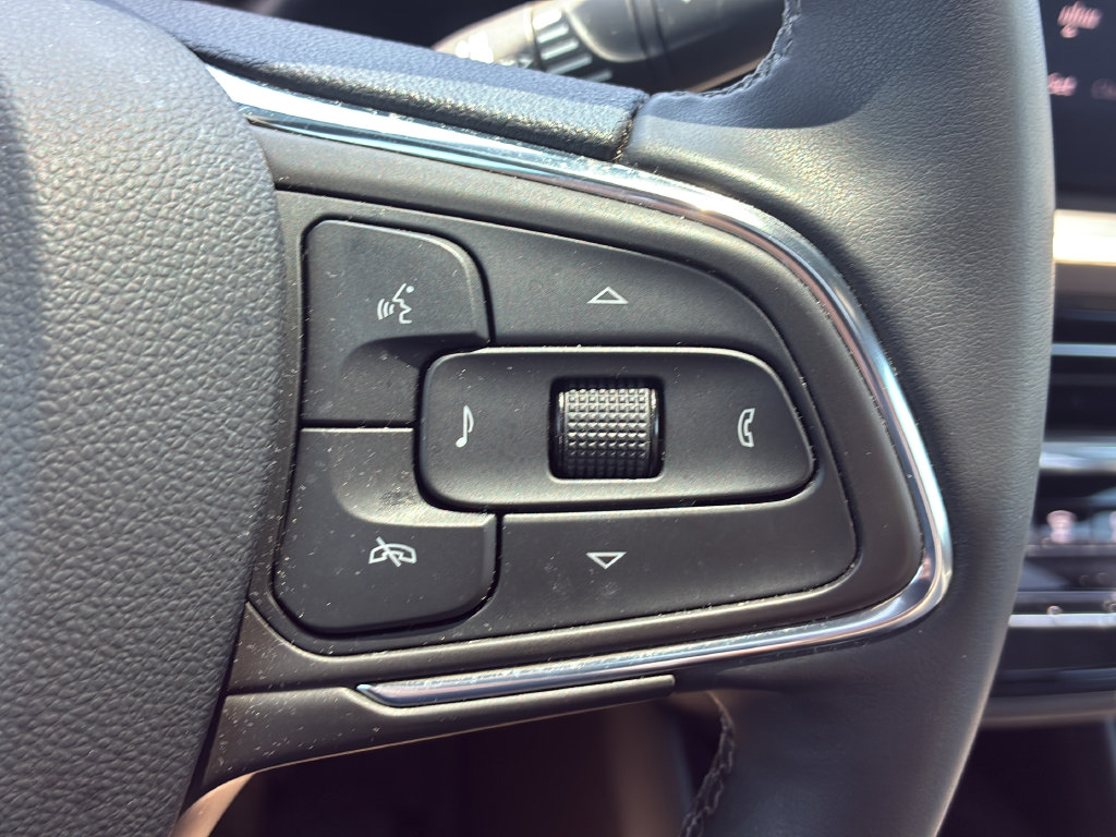 Used 2025 Buick Envista Avenir FWD image 37