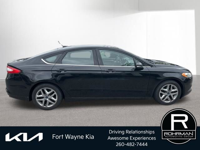 Used 2016 Ford Fusion SE FWD image 6
