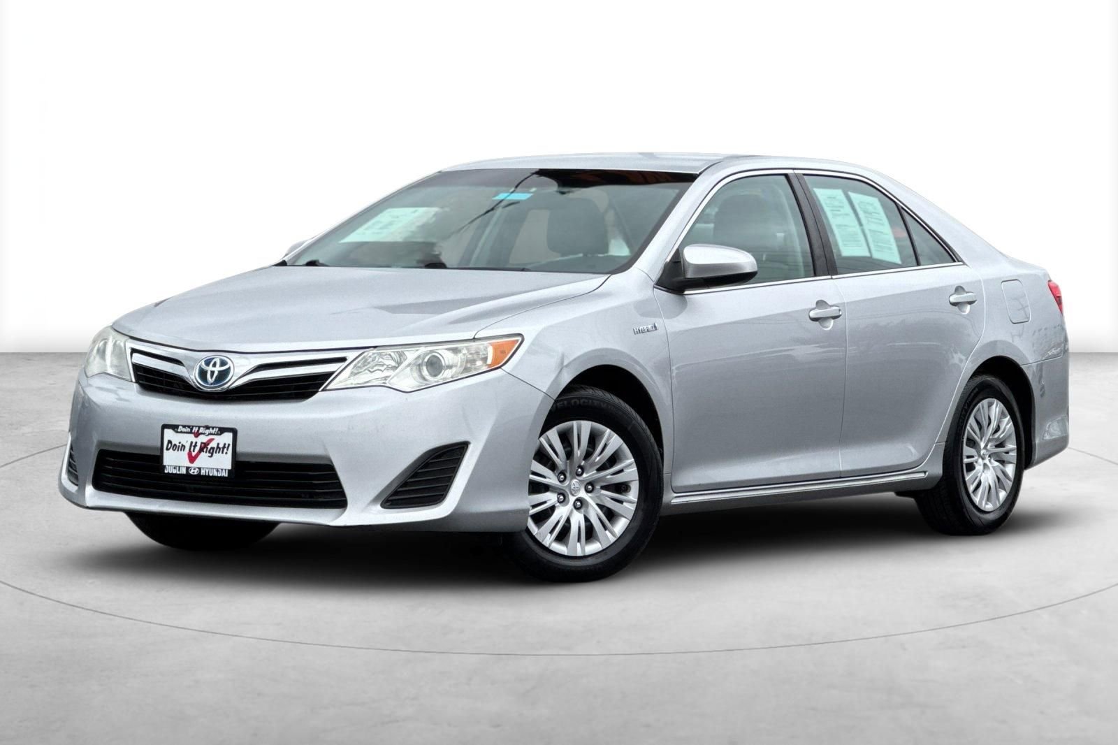 Used 2014 Toyota Camry LE FWD image 2