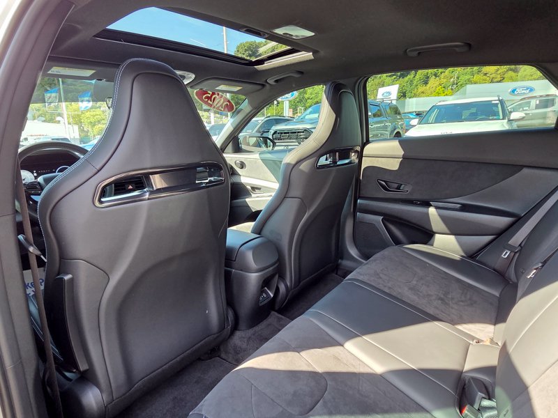Used 2025 Hyundai Elantra N FWD image 18