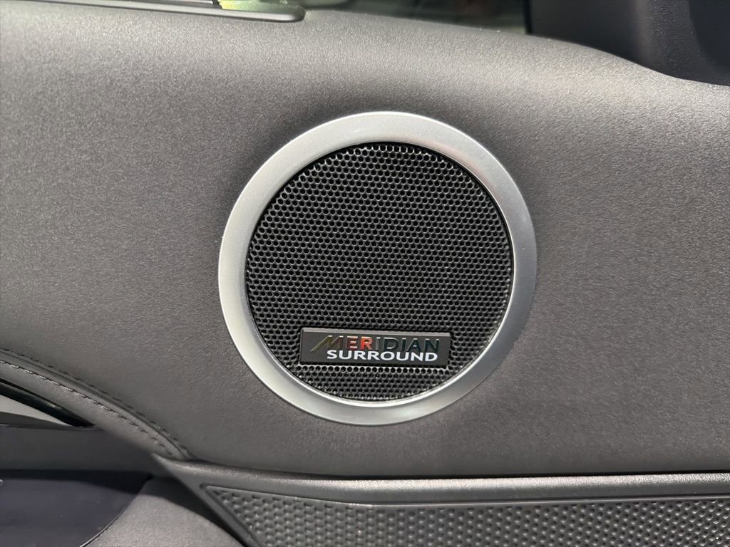 Used 2021 Land Rover Discovery S image 27