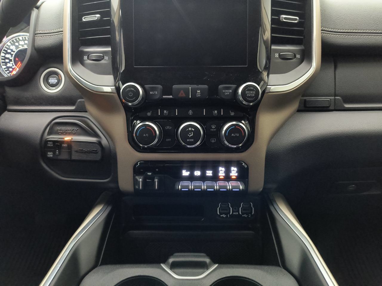 Used 2022 RAM 3500 Laramie AWD/4WD image 22