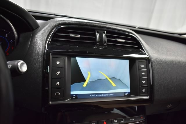 Used 2017 Jaguar XE Premium AWD/4WD image 21