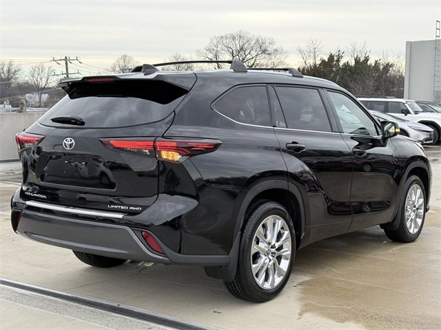 Certified 2025 Toyota Highlander Limited image 4