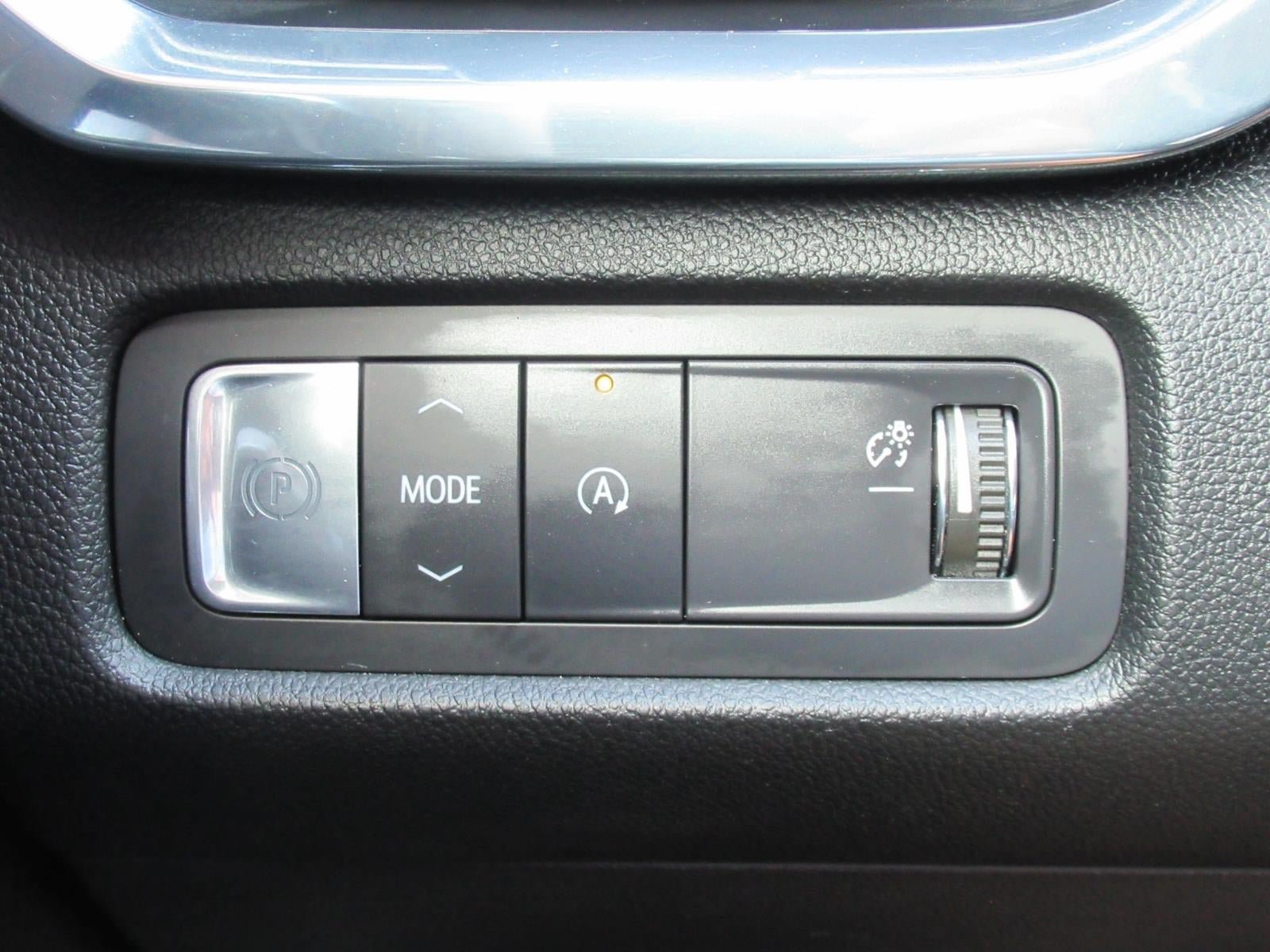 Used 2025 GMC Acadia Elevation FWD image 23