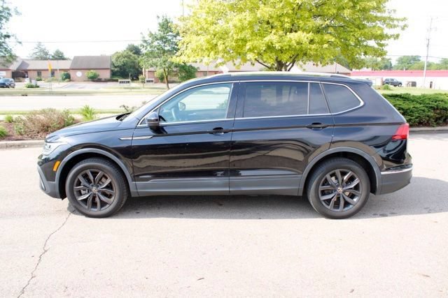 Used 2024 Volkswagen Tiguan SE w/ Panoramic Sunroof Package AWD/4WD image 6
