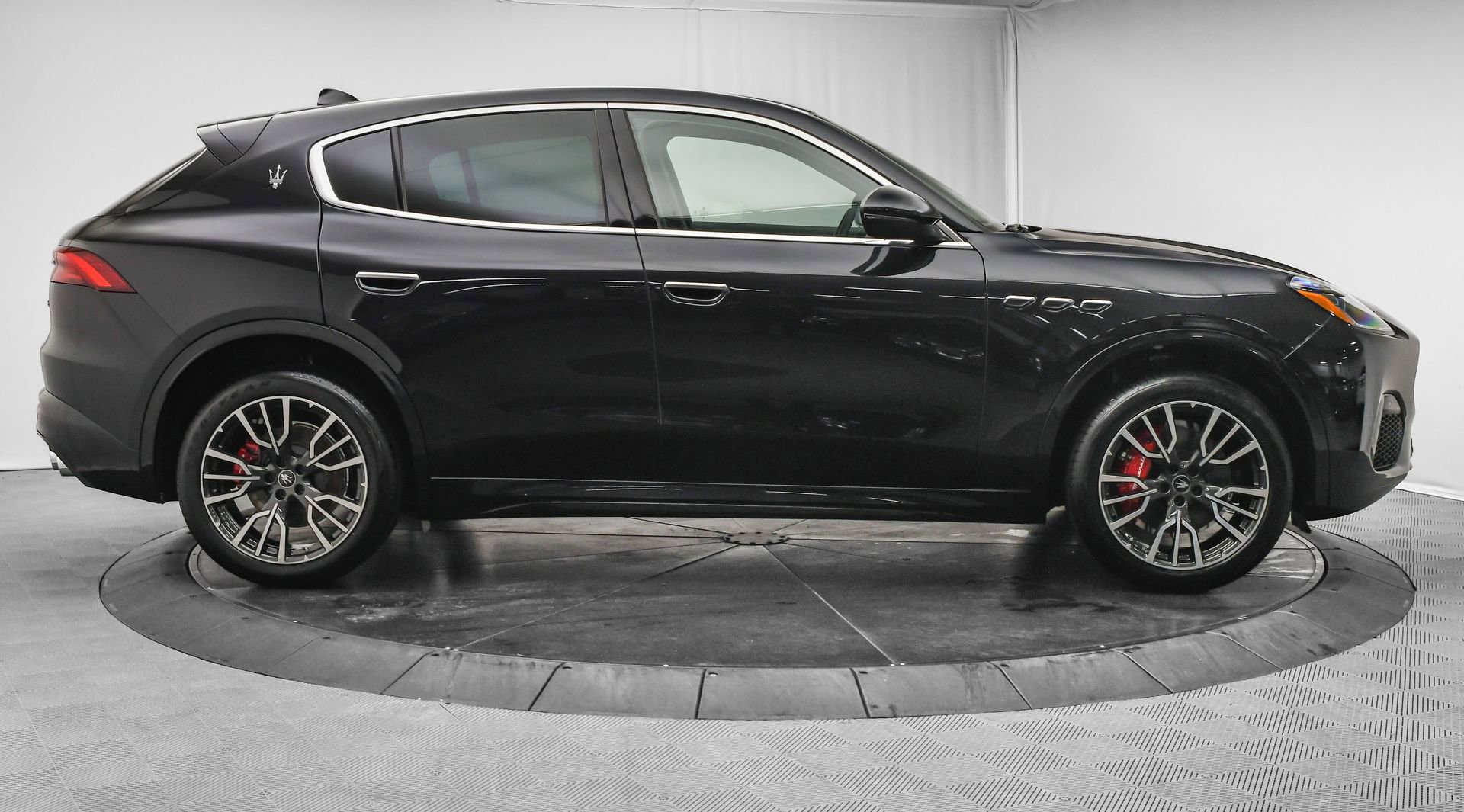 New 2025 Maserati Grecale GT image 10