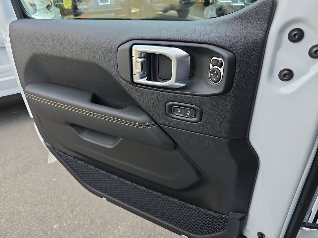 New 2025 Jeep Wrangler Unlimited Sahara AWD/4WD image 26