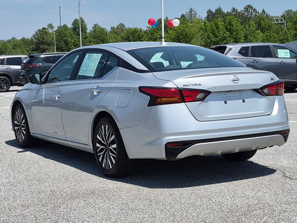Used 2024 Nissan Altima 2.5 SV FWD image 4