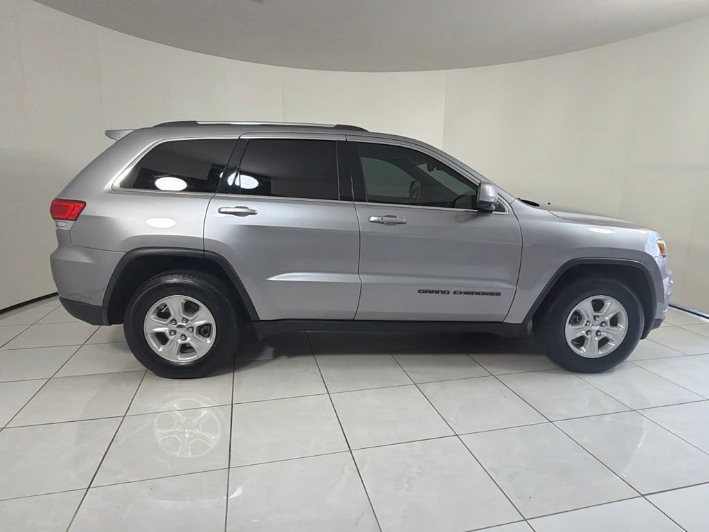 Used 2017 Jeep Grand Cherokee Laredo w/ Quick Order Package 2BE RWD image 4