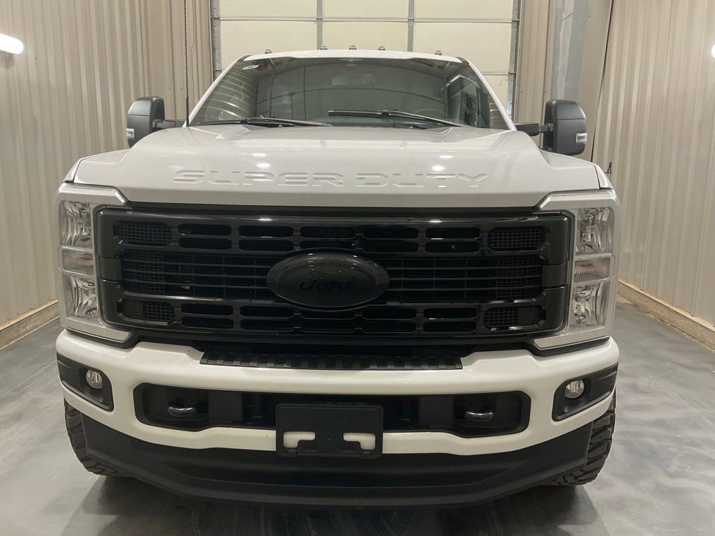 Used 2023 Ford F350 XLT w/ FX4 Off-Road Package image 2