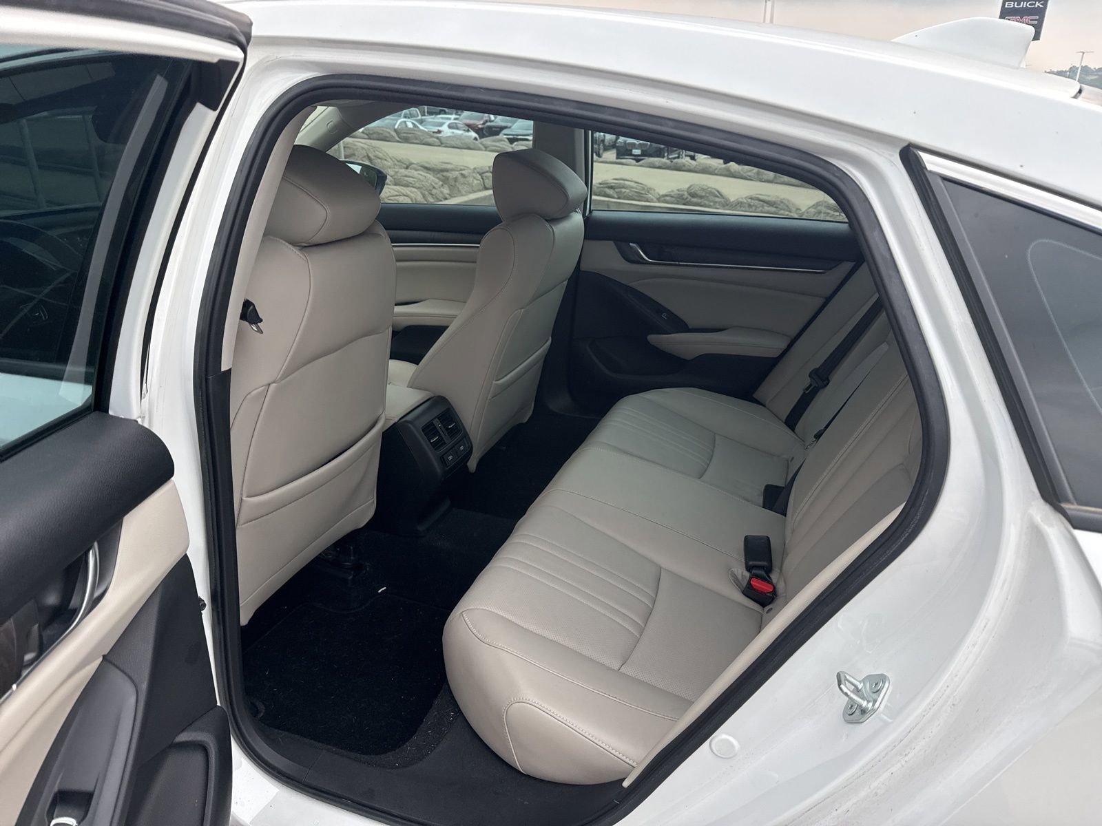 Used 2022 Honda Accord EX-L image 8