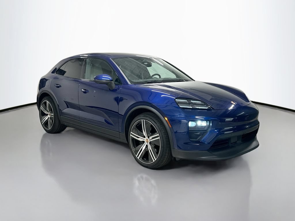 Used 2025 Porsche Macan 4S Electric AWD/4WD image 7