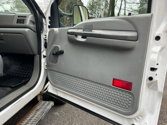 Used 2004 Ford F350 XL image 32