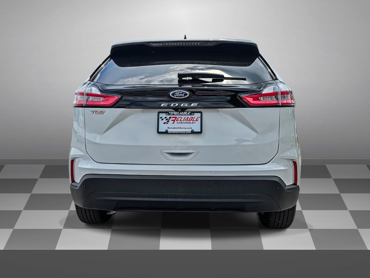 Used 2021 Ford Edge SE FWD image 5