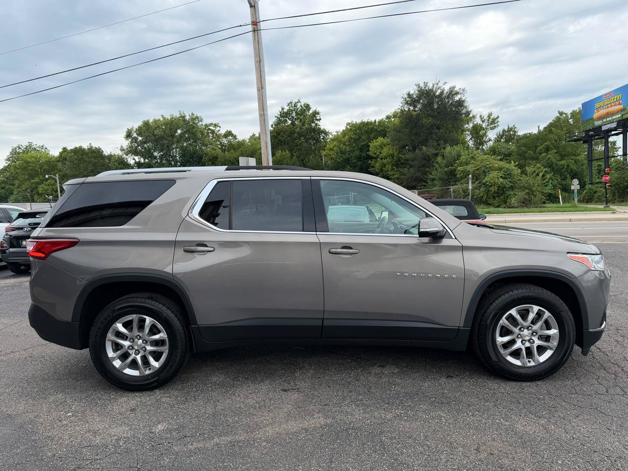 Used 2018 Chevrolet Traverse LT FWD image 8