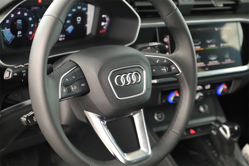 New 2025 Audi Q3 2.0T Premium image 16
