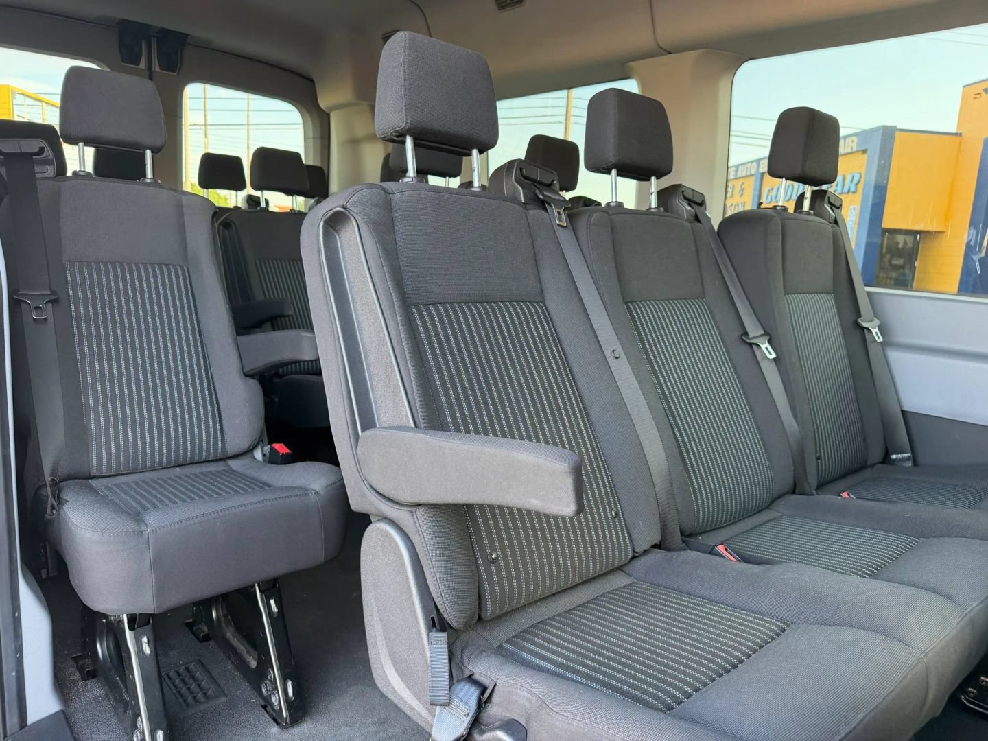 Used 2018 Ford Transit 350 XLT RWD image 15