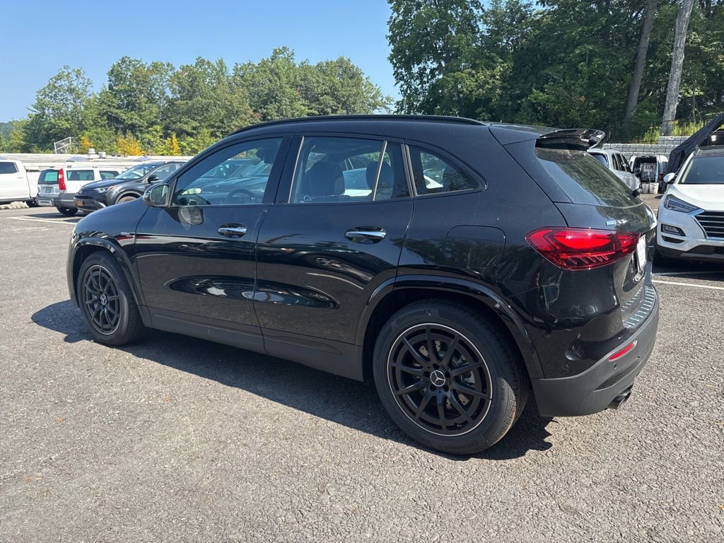 New 2026 Mercedes-Benz GLA 35 AMG 4MATIC image 6