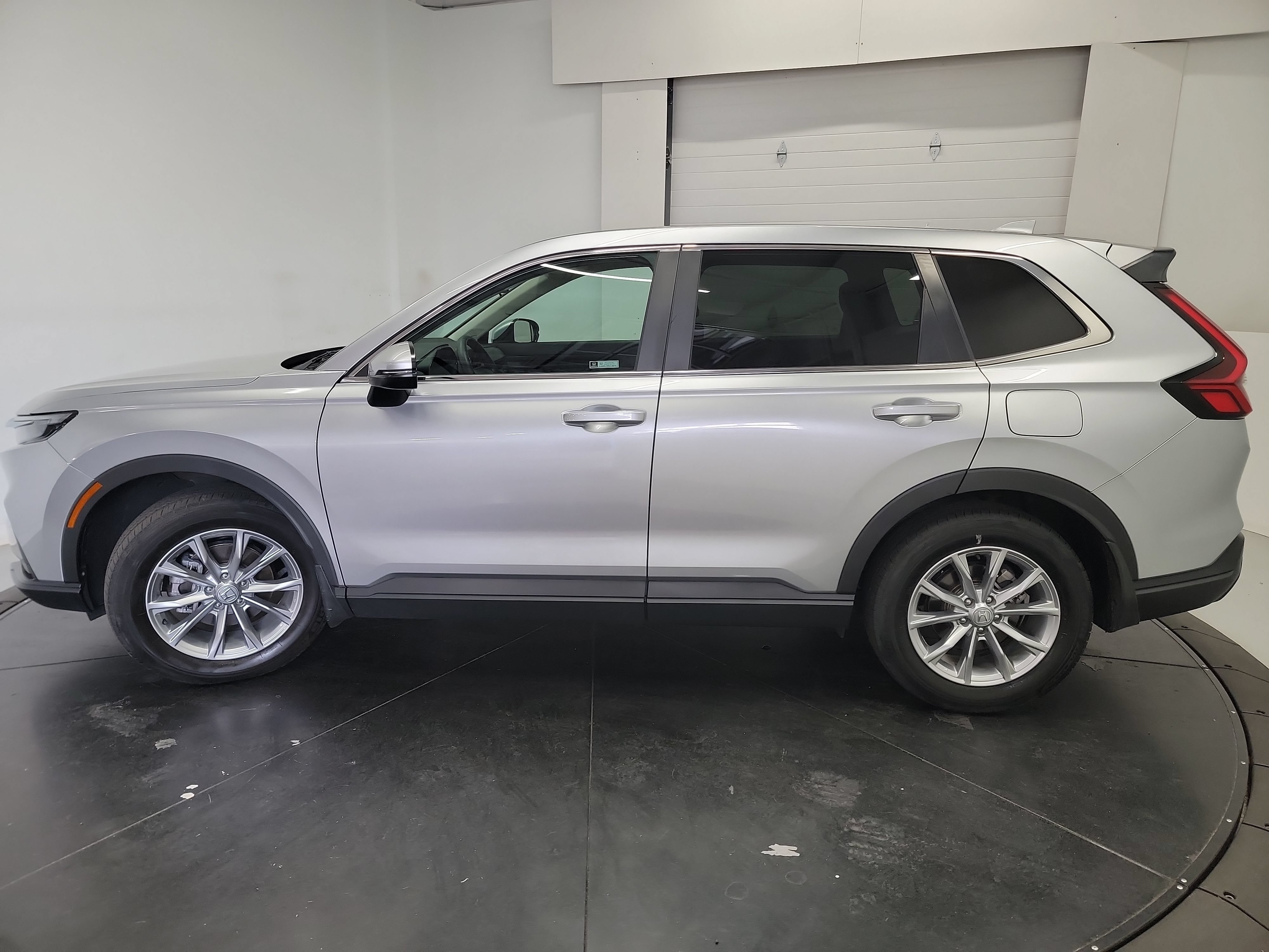 Used 2024 Honda CR-V EX image 5