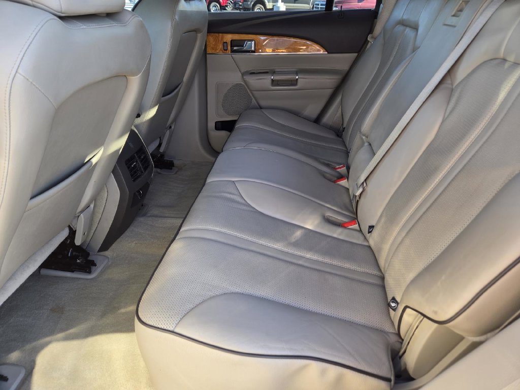 Used 2011 Lincoln MKX 2WD w/ 101A Rapid Spec Order Code image 35