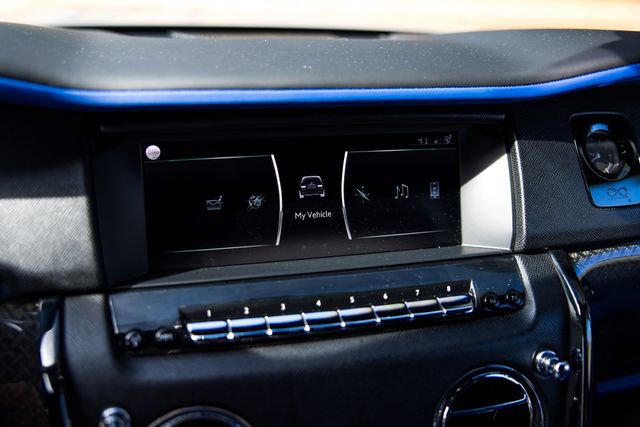 Used 2022 Rolls-Royce Cullinan Black Badge image 39