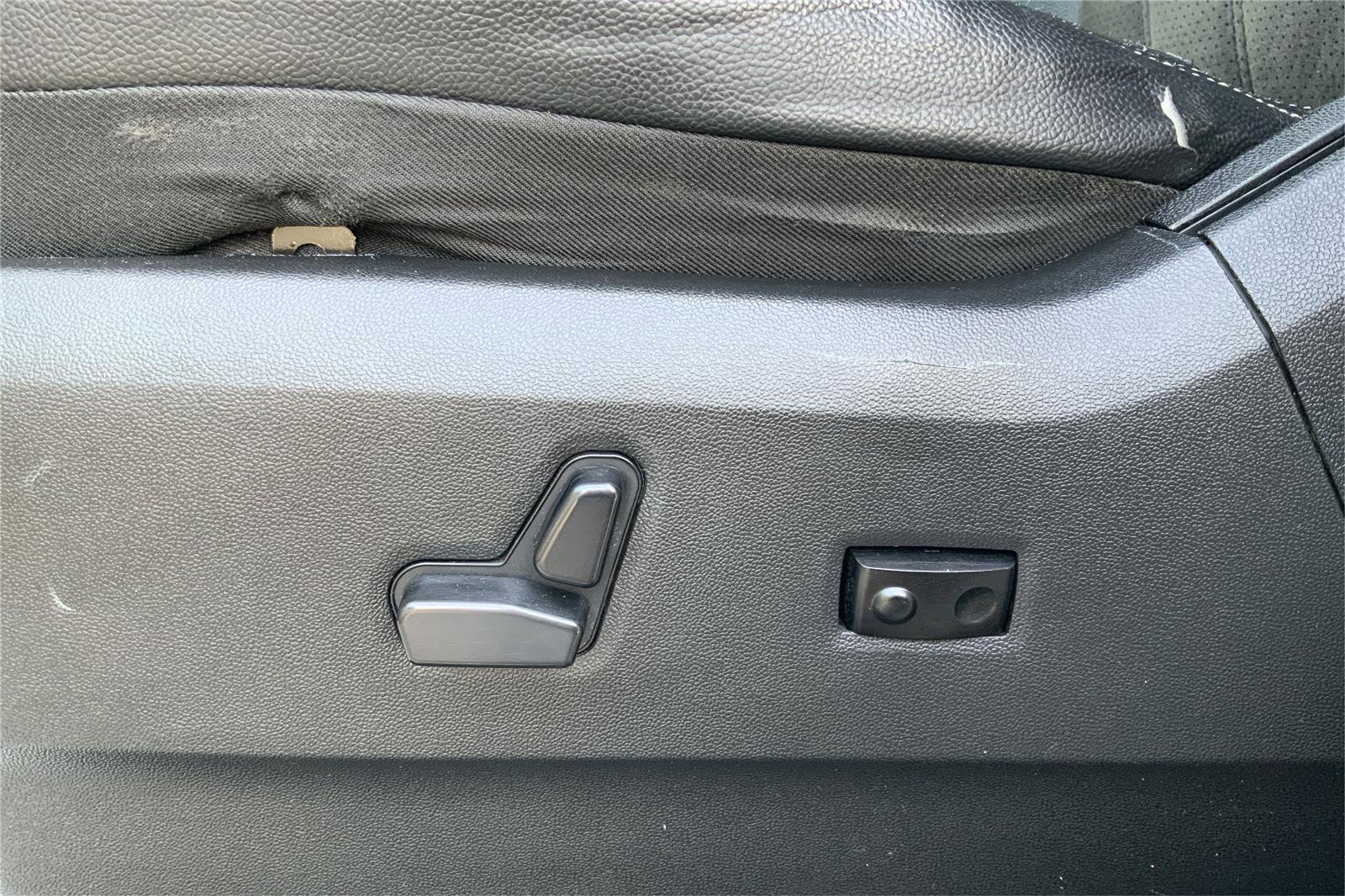 Used 2019 Dodge Grand Caravan SXT image 19