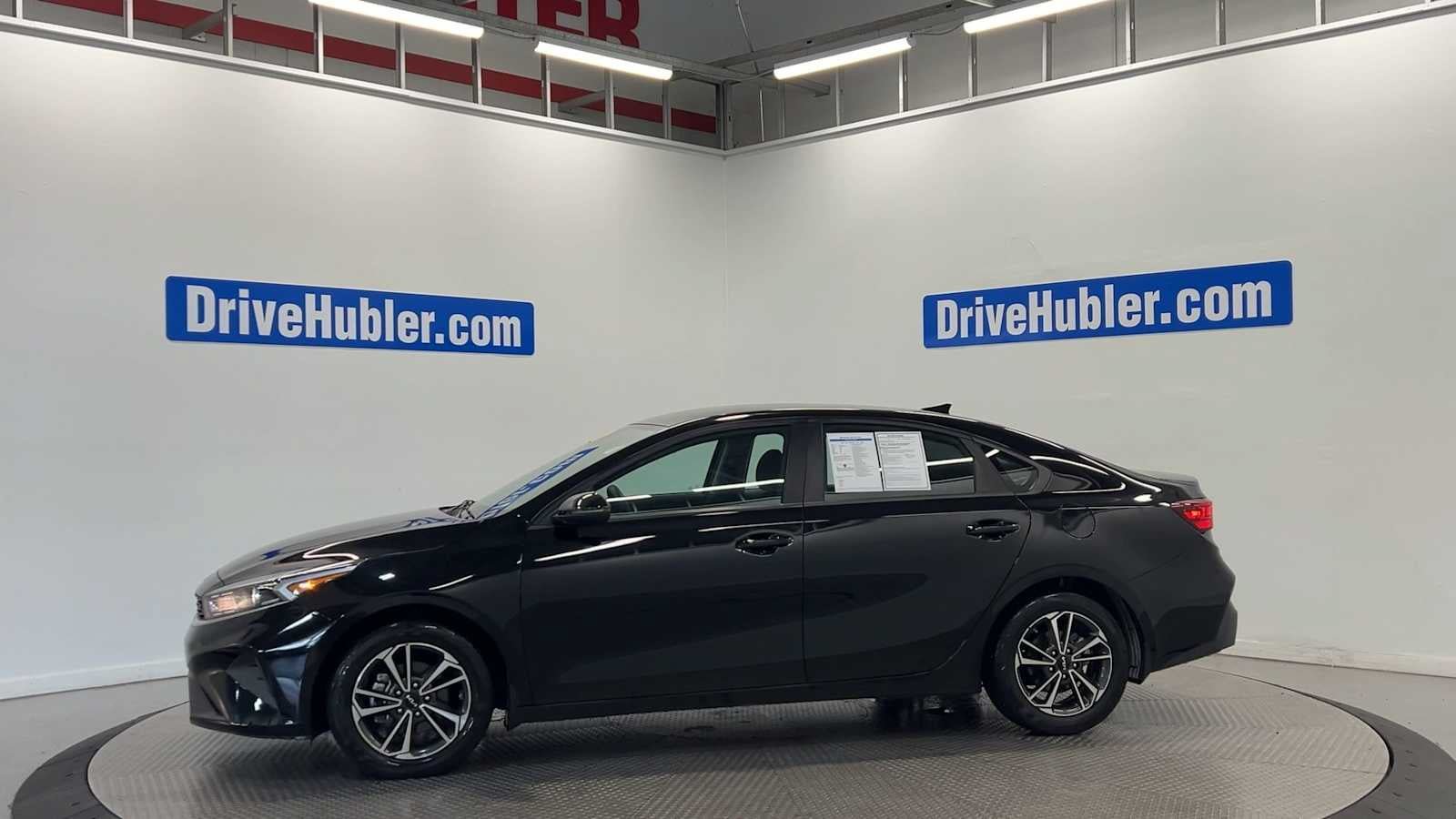 Used 2024 Kia Forte LXS w/ LXS Technology Package FWD image 5