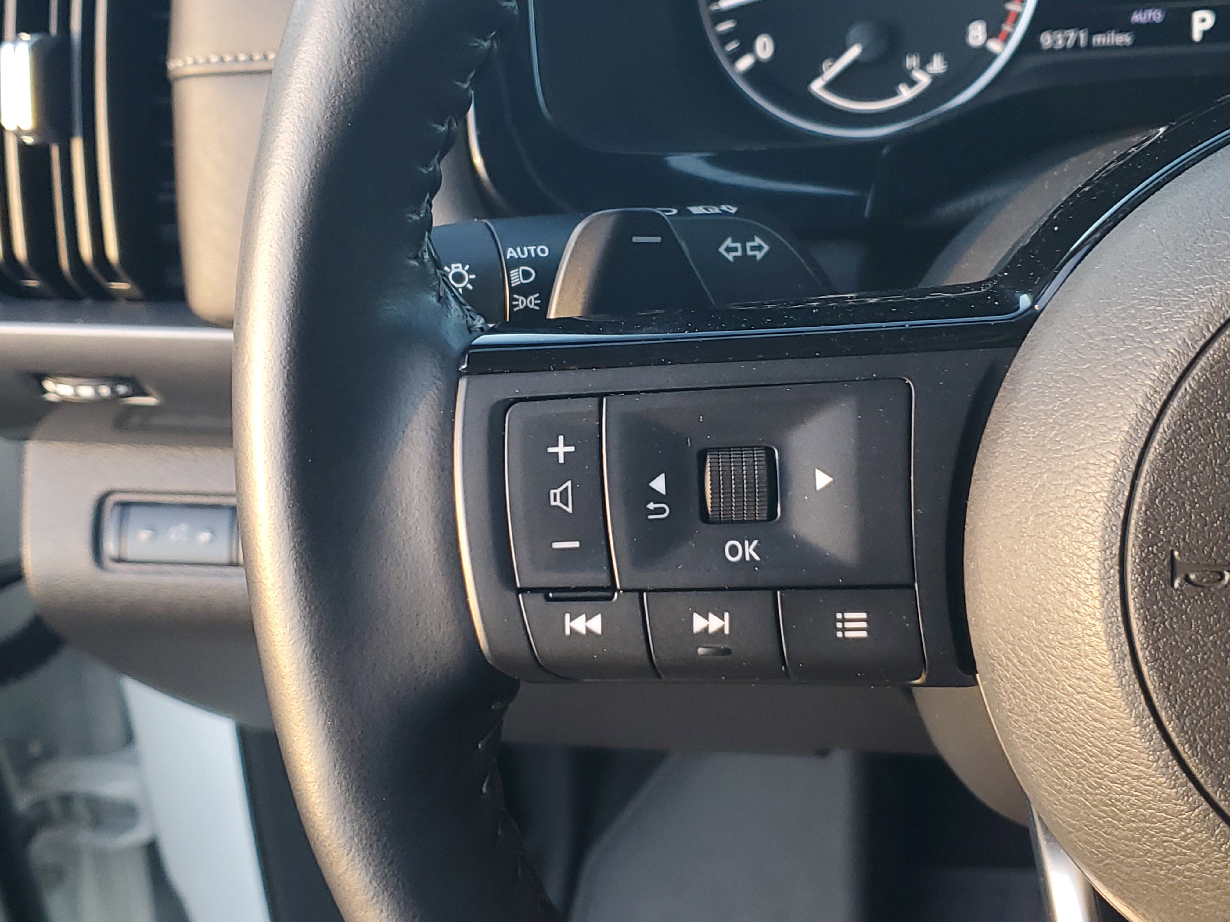 Used 2024 Nissan Pathfinder SL image 29