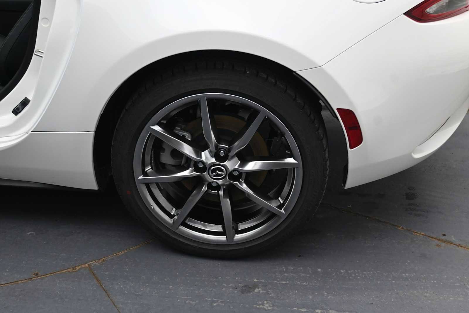 Used 2022 MAZDA MX-5 Miata RF Grand Touring RWD image 5